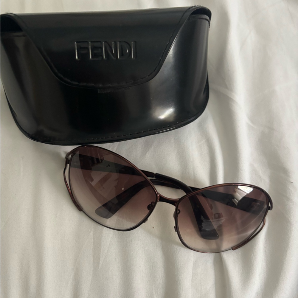 Fendi Brown Gradient Round Sunglasses with Black Case